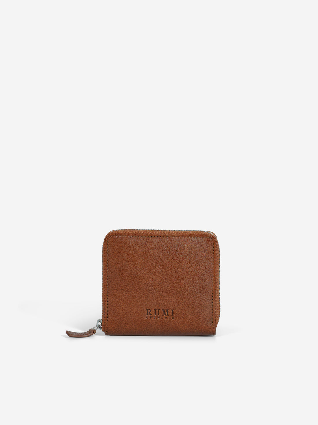 Layer Läder Plånbok i Konjak brun från RUMI OF SWEDEN – Frontvy med stilren design och huvudfack med dragkedja 